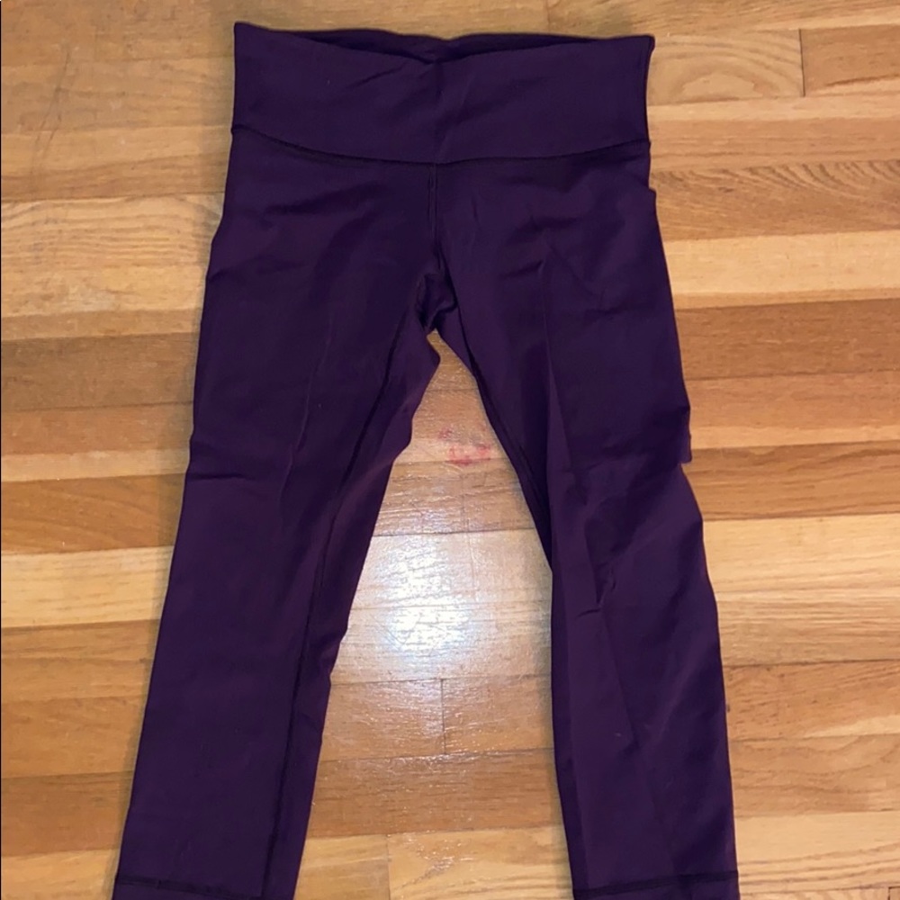 Lululemon purple cropped leggings